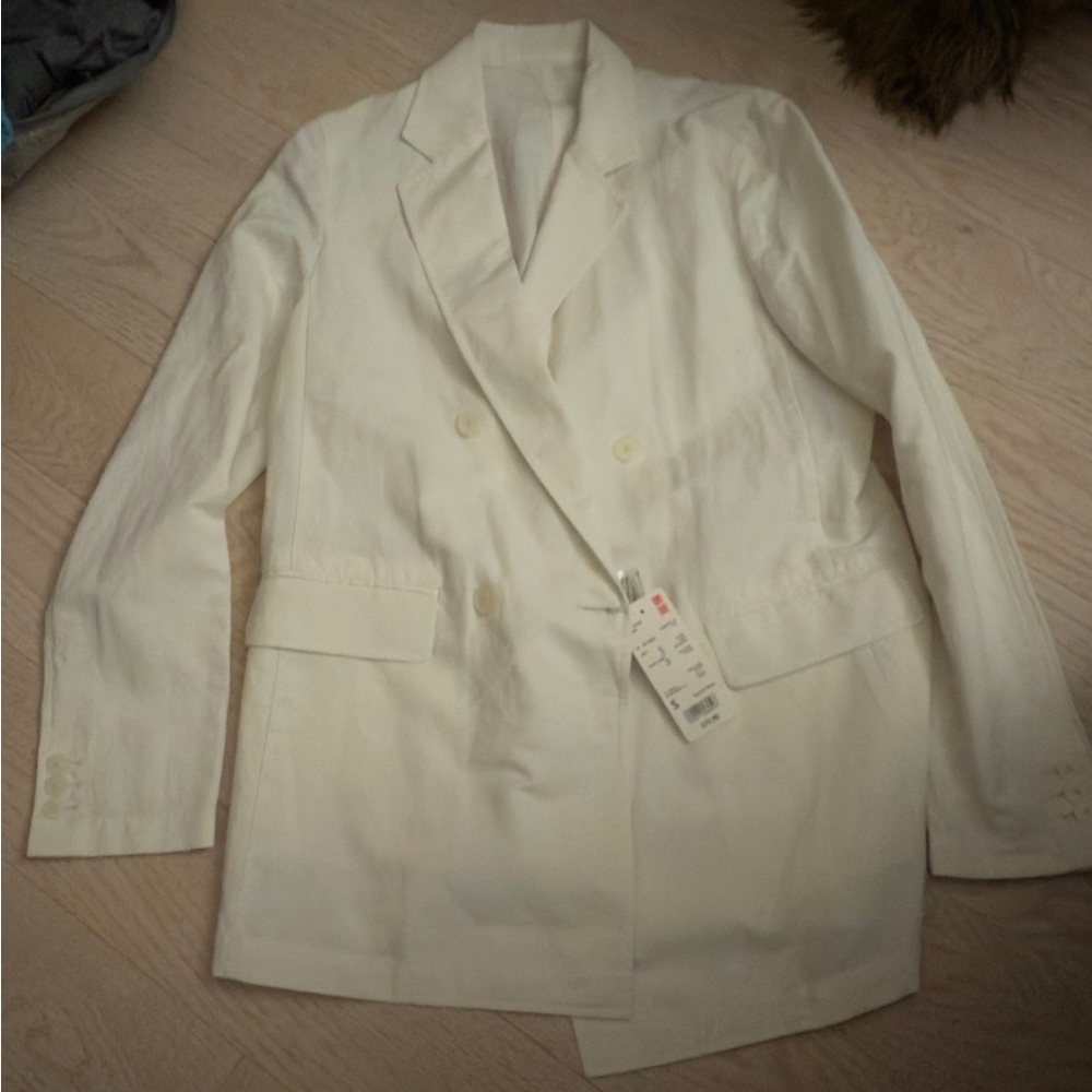 NWT Uniqlo Women’s White Double-Breasted blazer